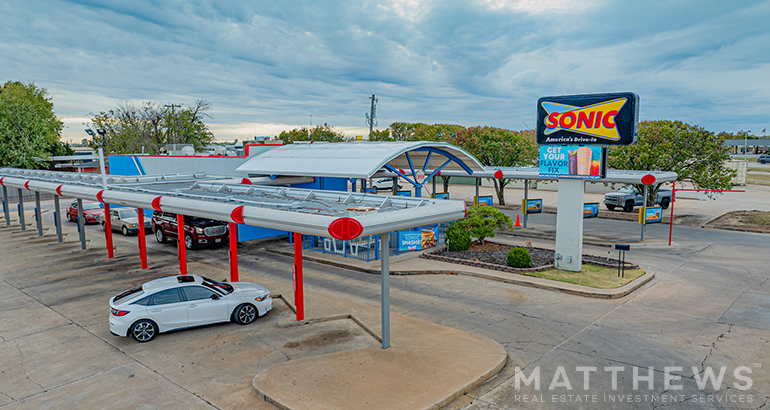 905 W Willow Rd, Enid, OK for sale - Primary Photo - Image 1 of 3