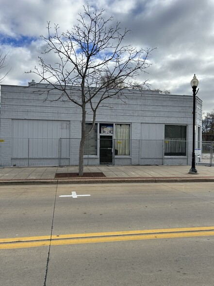 640 N Main St, Oshkosh, WI for rent - Building Photo - Image 2 of 5