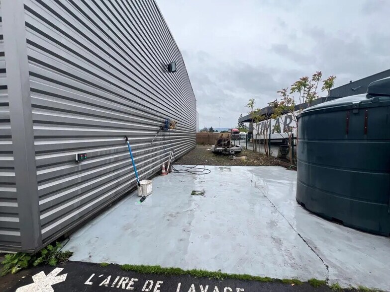 Light Industrial in Arnas to rent - Building Photo - Image 2 of 6