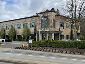 27100 SW Parkway Ave, Wilsonville, OR for rent Building Photo- Image 2 of 4