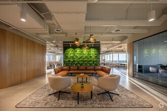 800 LaSalle Ave, Minneapolis, MN to rent Interior Photo- Image 2 of 5