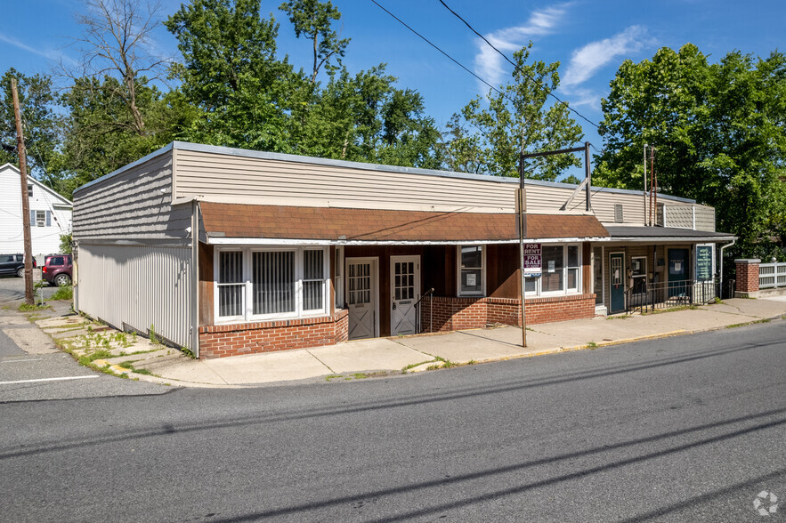 2-8 Greenwich St, Belvidere, NJ for sale - Building Photo - Image 1 of 1