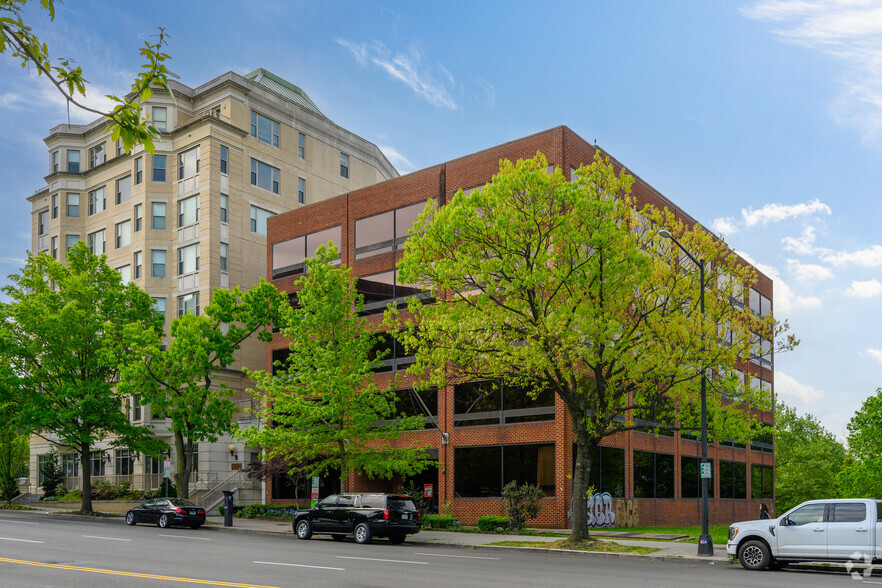 2626 Pennsylvania Ave NW, Washington, DC for sale - Primary Photo - Image 1 of 1