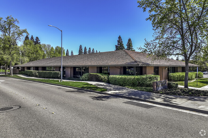 1700 Eureka Rd, Roseville, CA for rent - Building Photo - Image 2 of 10