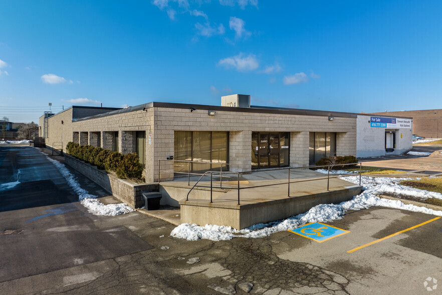 2460 Tedlo St, Mississauga, ON for rent - Building Photo - Image 1 of 6