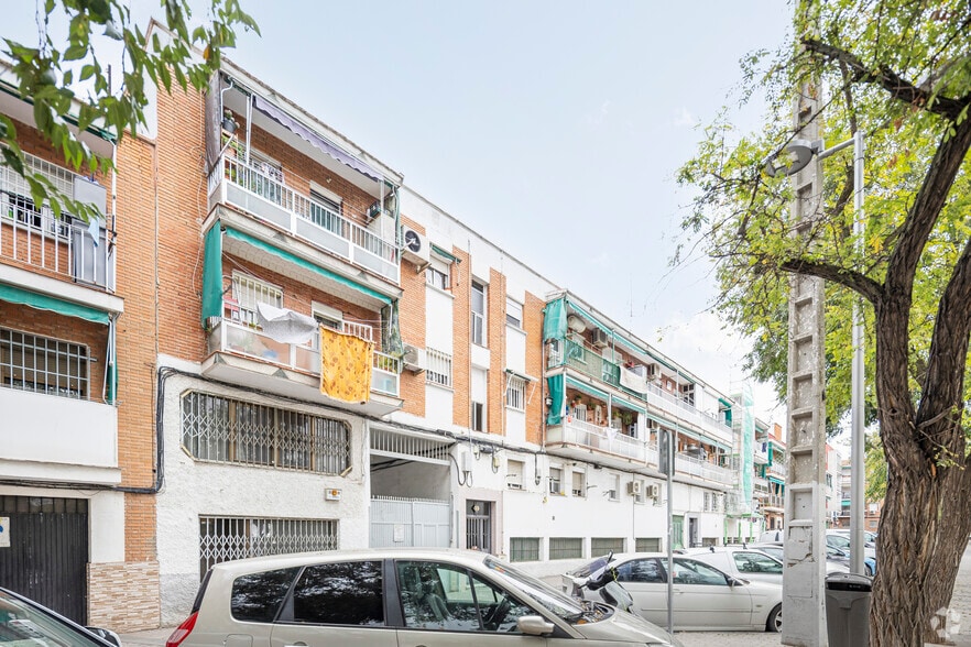 Calle de Eduardo Minguito, 55-57, Madrid, Madrid to rent - Primary Photo - Image 2 of 2