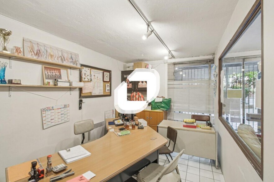Light Industrial in Paris for sale - Building Photo - Image 2 of 9