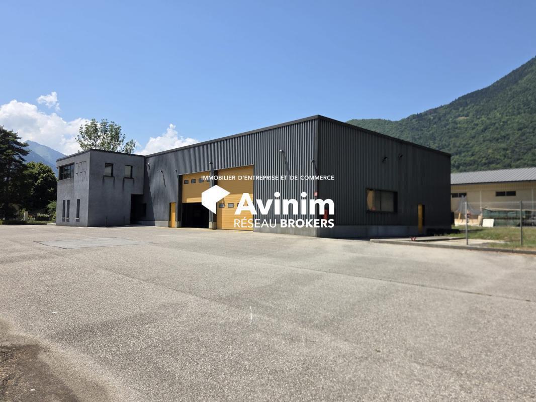 Industrial in Saint-Ferréol for sale Building Photo- Image 1 of 18