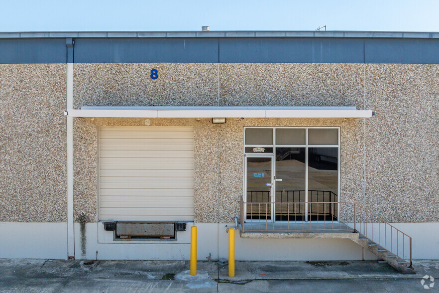 3701-3749 Yale St, Houston, TX for rent - Building Photo - Image 3 of 6