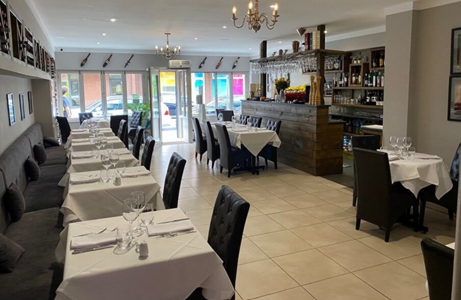 Victoria Rd, Surbiton for sale - Interior Photo - Image 1 of 1