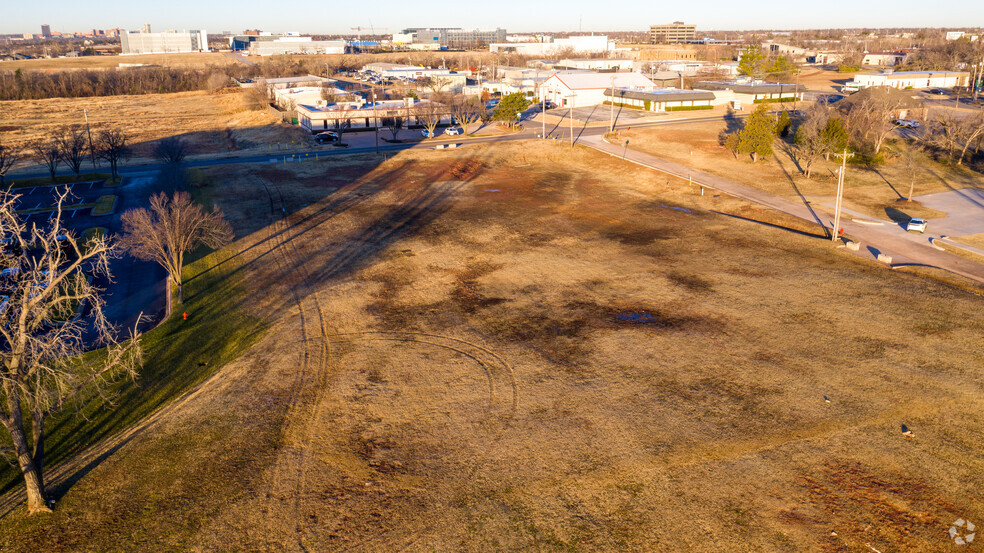 5900 N Robinson Ave, Oklahoma City, OK for sale - Aerial - Image 3 of 5