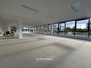 Office in Limonest to rent Interior Photo- Image 2 of 6