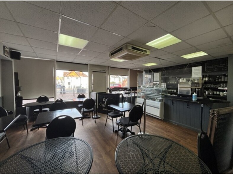 Church Rd, Worthing to rent - Interior Photo - Image 2 of 4
