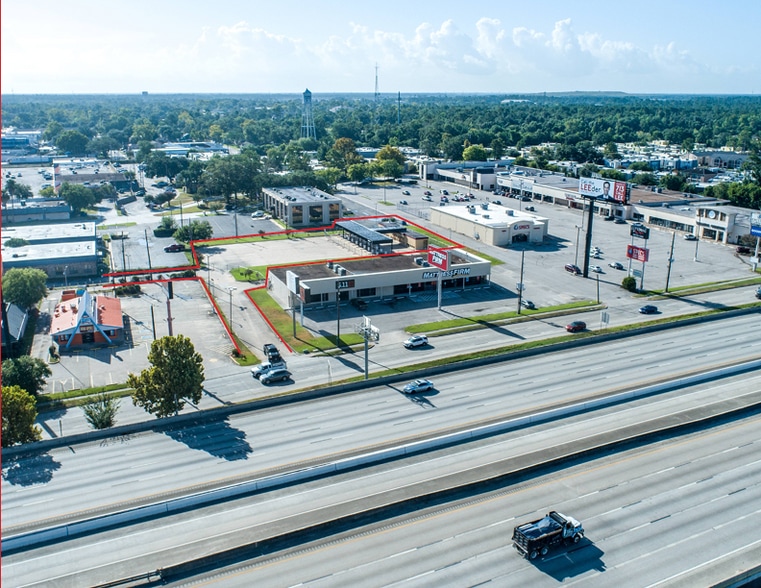 123 W Main St, Humble, TX to rent - Building Photo - Image 3 of 4