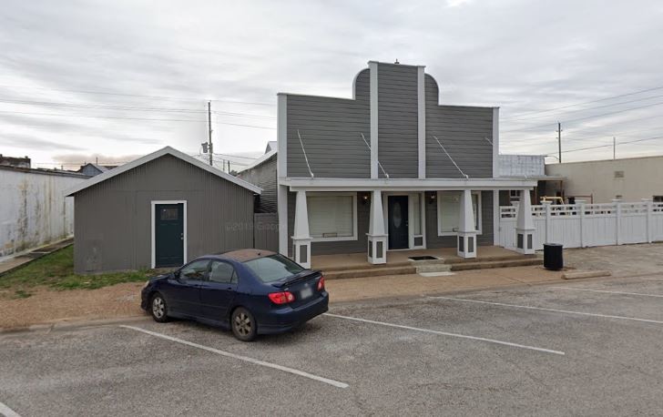 211 W Front St, Sealy, TX for sale - Primary Photo - Image 1 of 1