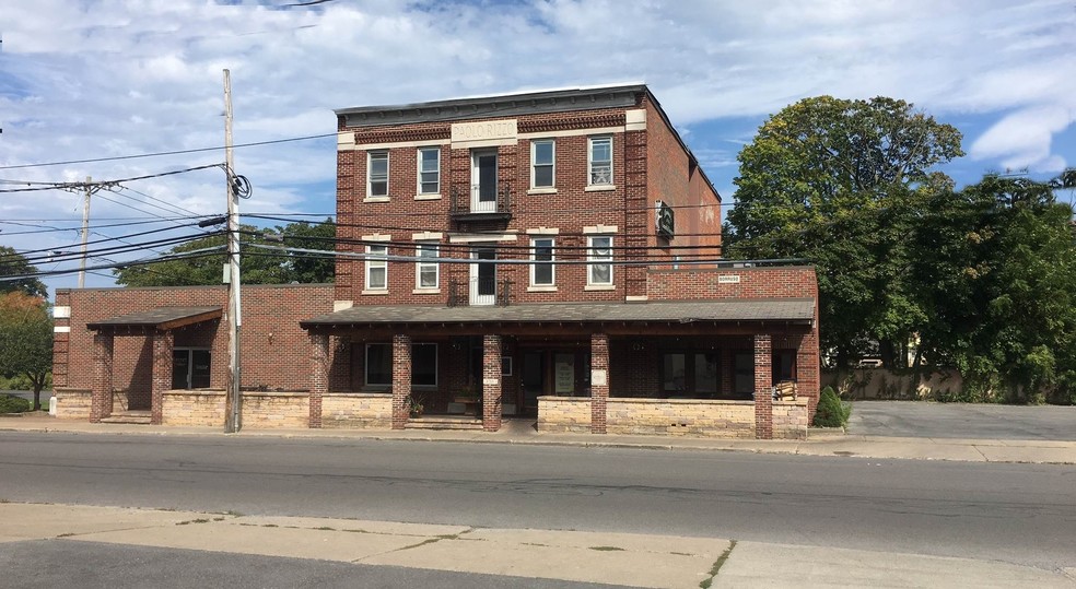 1711-1713 Bleecker St, Utica, NY for sale - Building Photo - Image 1 of 1