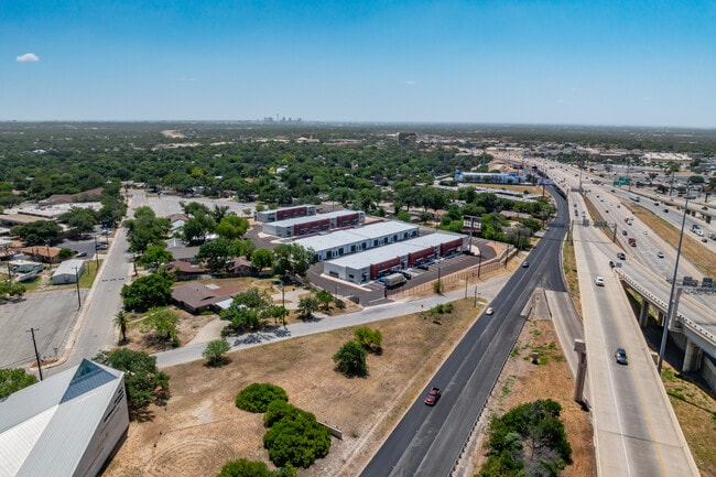 More details for 7001 W. I-10, San Antonio, TX - Office, Industrial to Rent