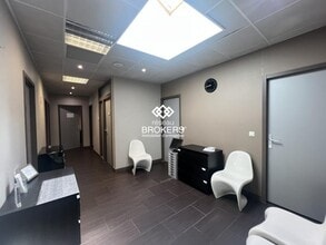 Office in Lyon for sale Interior Photo- Image 2 of 5