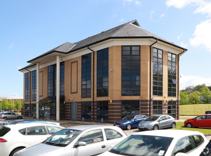 1 Arthur St, Greenock to rent Building Photo- Image 1 of 4