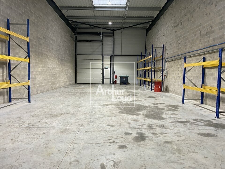 Light Industrial in Moissy-Cramayel for sale Interior Photo- Image 1 of 6