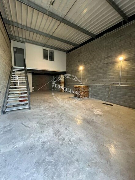 22 Avenue De Pradié, Portet-sur-Garonne for sale - Interior Photo - Image 1 of 12