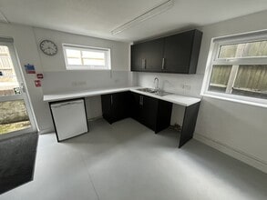 Northfields, Winchester to rent Interior Photo- Image 2 of 5