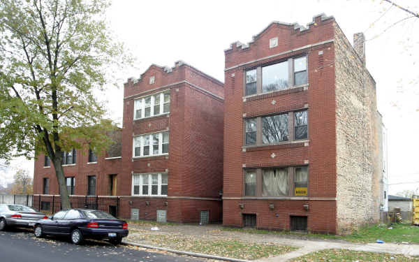 814 E 67th St, Chicago, IL for sale - Primary Photo - Image 1 of 2