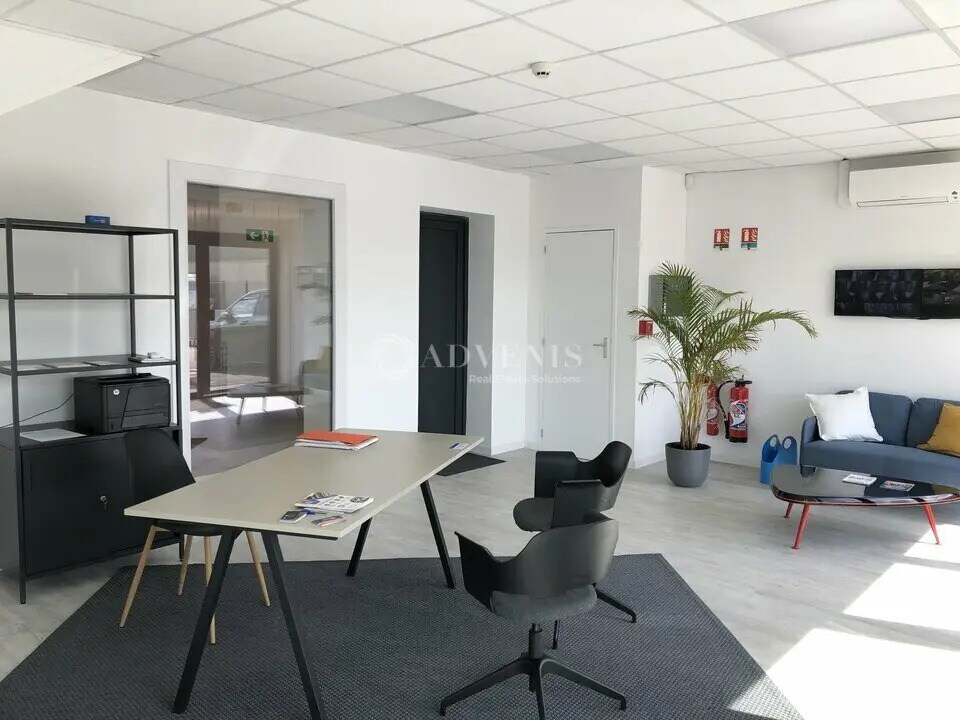 Vente Local d'activités 1 350 m² - Photo 1