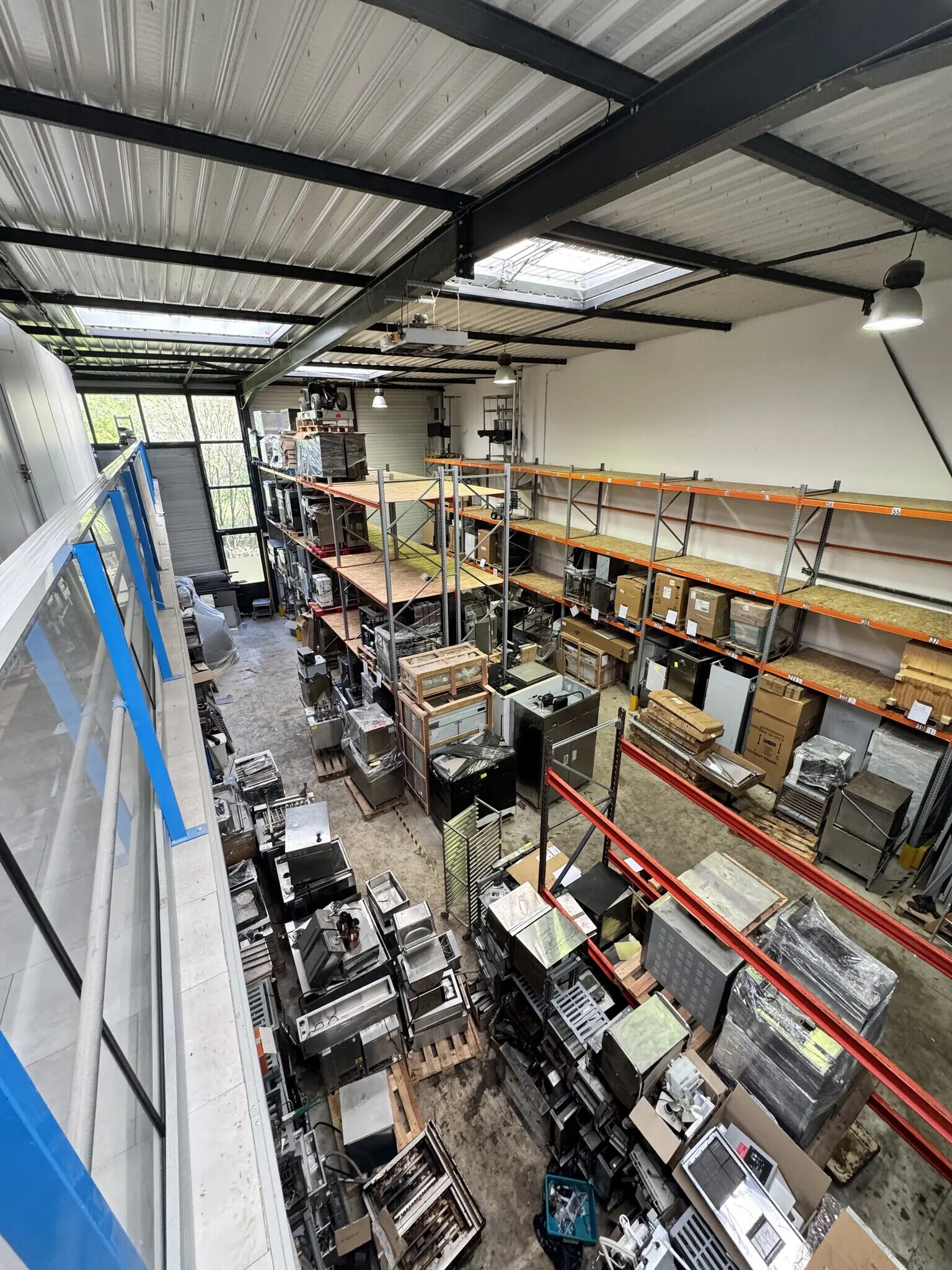 Light Industrial in Montévrain for sale Interior Photo- Image 1 of 3