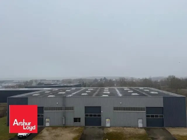 Vente Local d'activités 4 955 m² - Photo 1