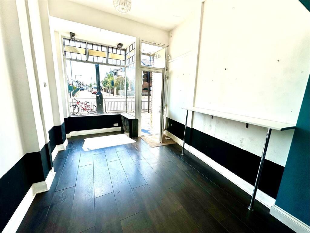 1395-1397 London Rd, Leigh On Sea to rent Interior Photo- Image 1 of 5