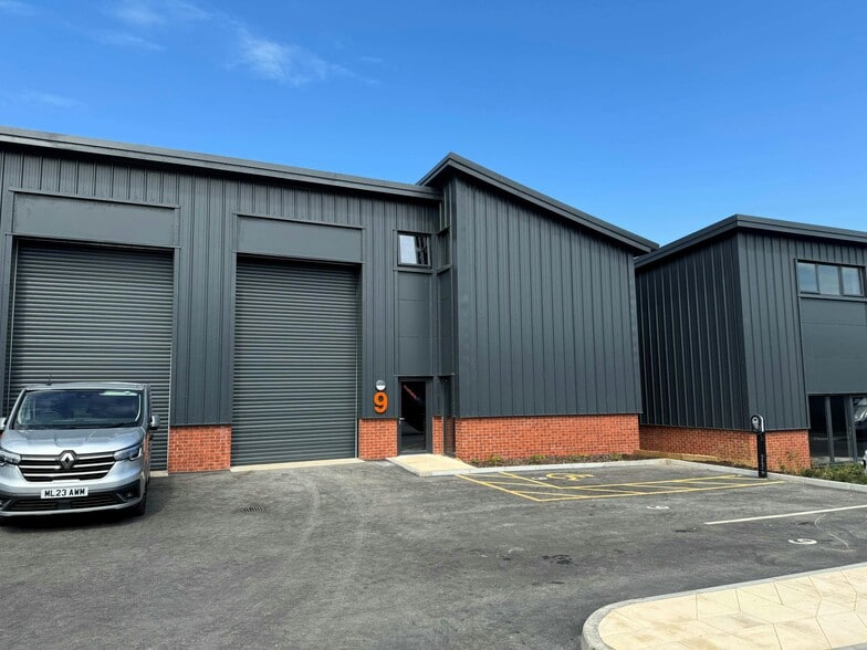 East Horton Knowle Ln, Eastleigh to rent - Building Photo - Image 2 of 37