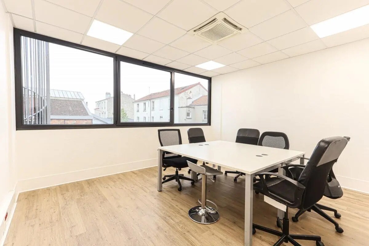 Office in Ivry-sur-Seine to rent Interior Photo- Image 1 of 8
