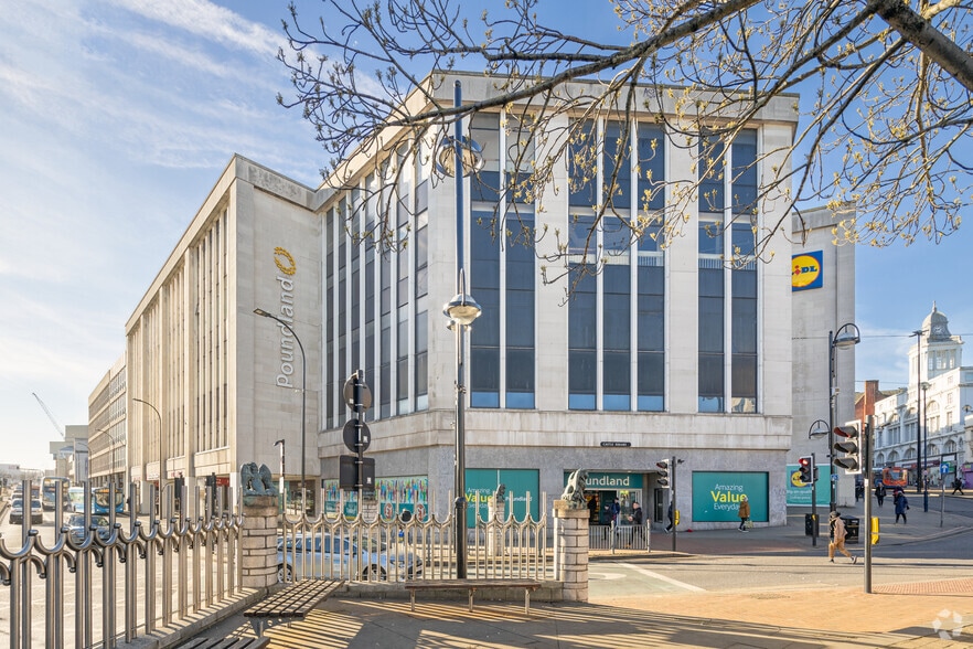 50 High St, Sheffield to rent - Building Photo - Image 3 of 6