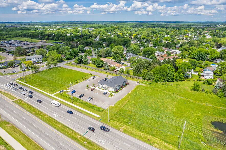 Farmbrook Dr, Farmington 14425 Farmbrook Landing Pad Site 1 & 3.8