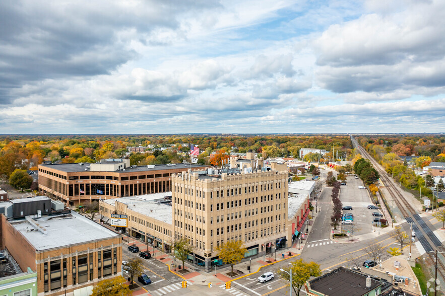 306 S Washington Ave, Royal Oak, MI for rent - Aerial - Image 3 of 4