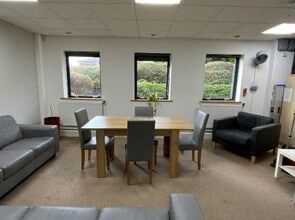 Axis Ct, Morley to rent Interior Photo- Image 2 of 2