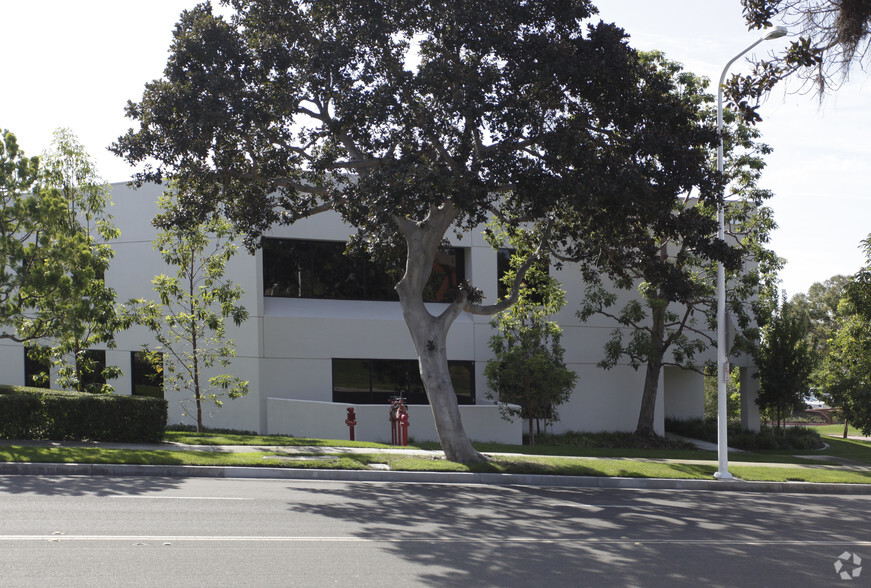 12 Corporate Plaza Dr, Newport Beach, CA for rent - Building Photo - Image 2 of 12