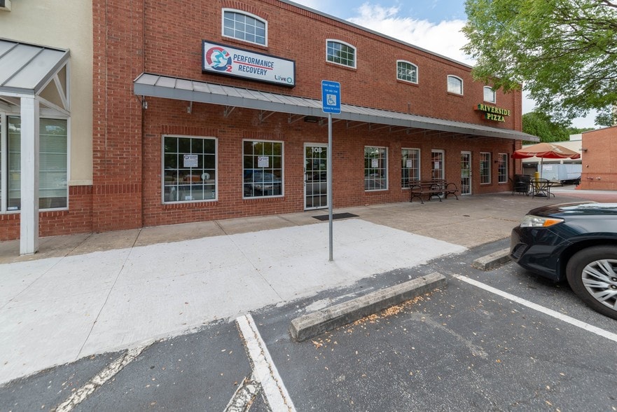 11877 Douglas Rd, Alpharetta, GA to rent - Primary Photo - Image 1 of 32