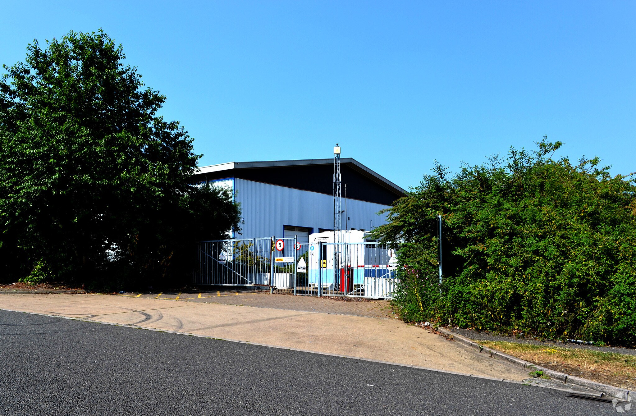 4 Mercury Dr, Northampton for sale Primary Photo- Image 1 of 1