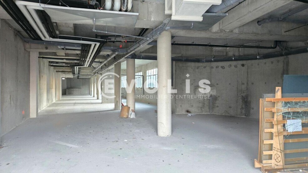 49 Bis Rue Maurice Gunsbourg, Ivry-sur-Seine to rent - Interior Photo - Image 2 of 9