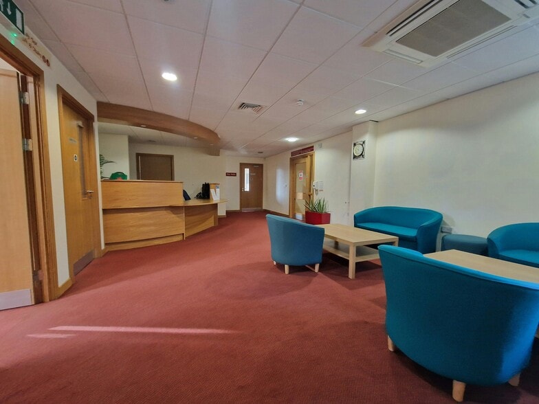 26-30 London Rd, Waterlooville to rent - Building Photo - Image 3 of 25