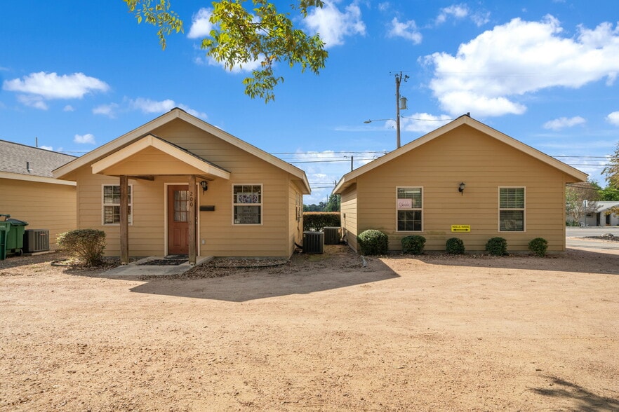 916, 920, 926, 930 E Blanco Road portfolio of 4 properties for sale on LoopNet.co.uk - Building Photo - Image 3 of 65