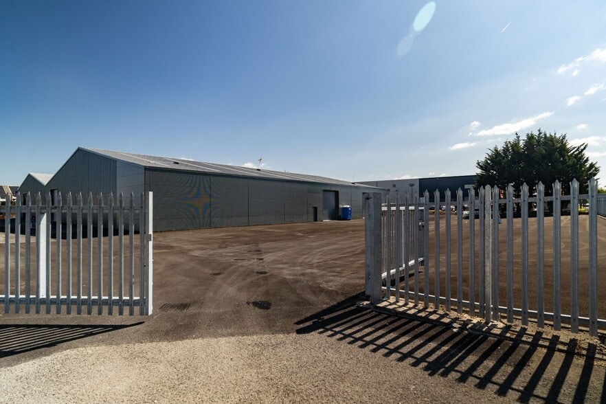 Cuxton Rd, Maidstone to rent - Building Photo - Image 2 of 26