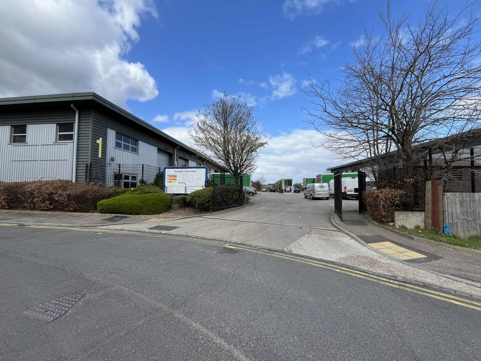 Murray Rd, Orpington to rent Building Photo- Image 1 of 3