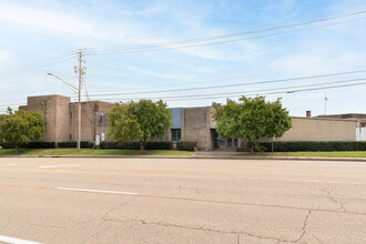 720 Hall of Fame Dr, Knoxville, TN for rent Building Photo- Image 1 of 7