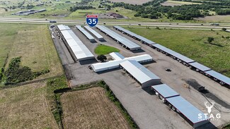 More details for 13676 Interstate 35, Valley View, TX - Light Industrial to Rent