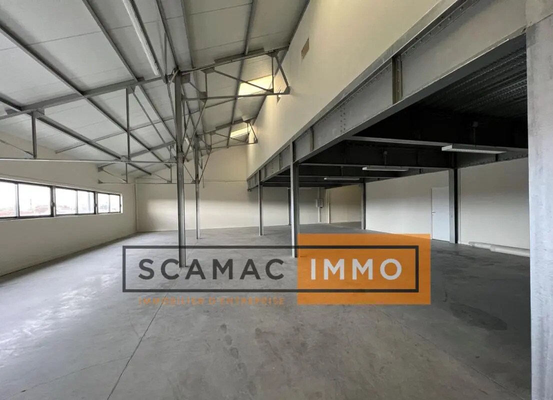 Office in Bondy to rent Interior Photo- Image 1 of 7
