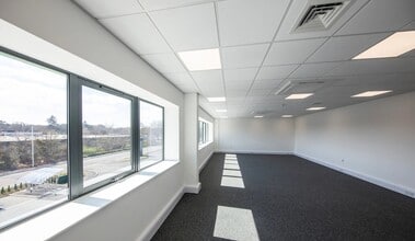 Vulcan Way, Wimborne to rent Interior Photo- Image 2 of 3