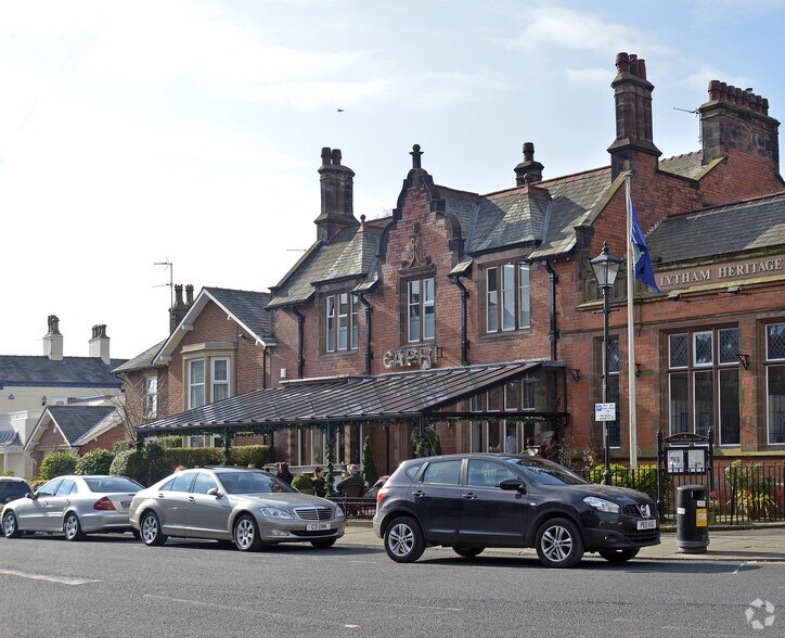 4 Dicconson Ter, Lytham St Annes to rent - Primary Photo - Image 1 of 11